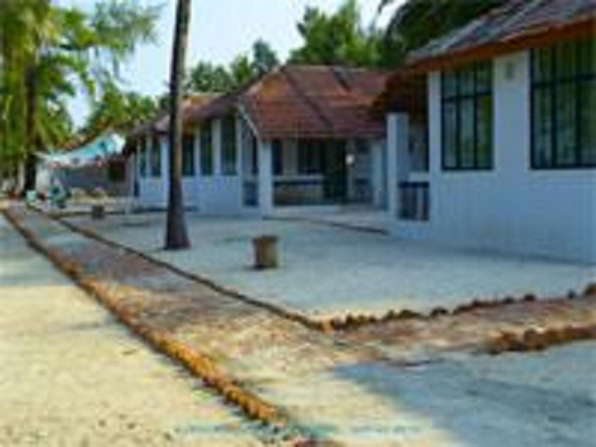 Kadmath Beach Resort Kadmath Island Exteriör bild